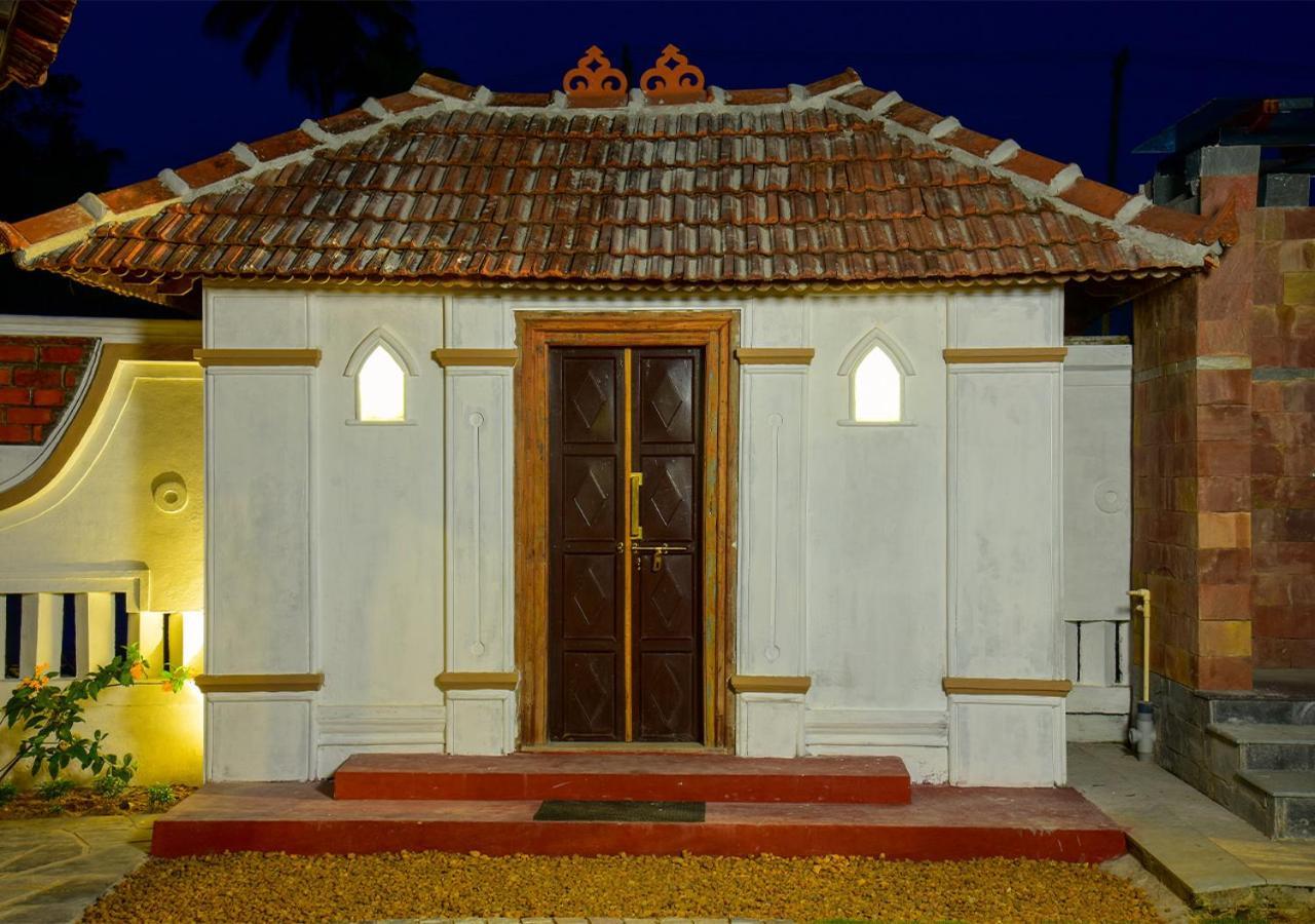 Kumarakom Tharavadu - A Heritage Hotel, คุมาราคม ภายนอก รูปภาพ